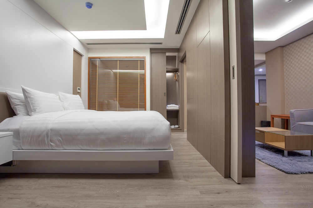 The Zense Boutique Hotel Пхитсанулок Экстерьер фото